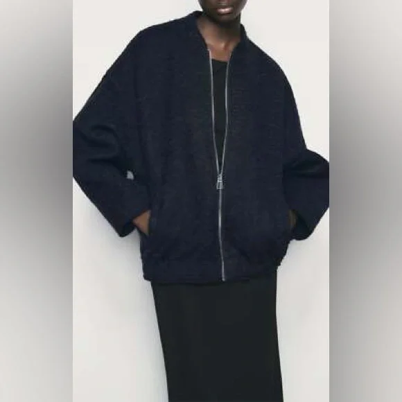 Zara OVERSIZED BOUCLE BOMBER
MIDNIGHT BLACK - Picture 2 of 4